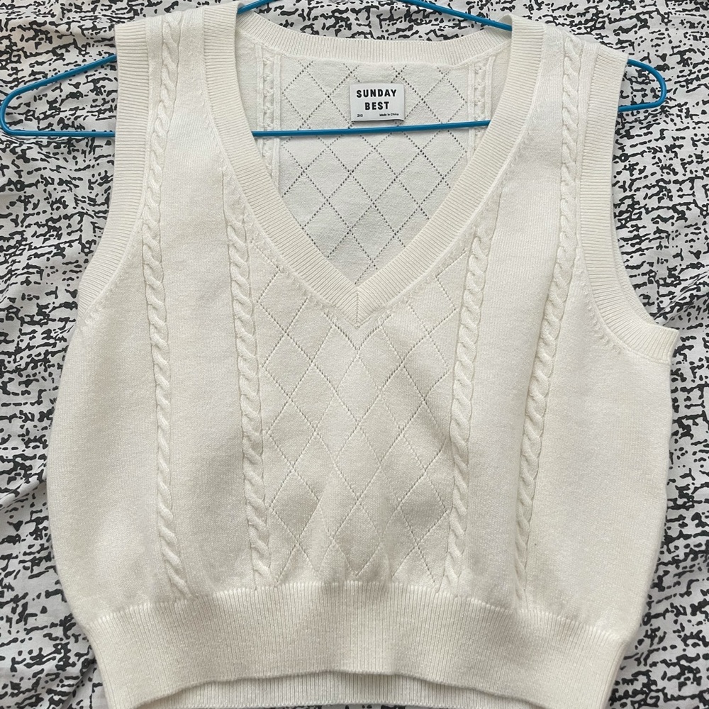 Aritzia Sunday Best Quinn Vest